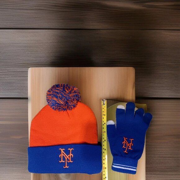 Boys Mets winter hat, stretch gloves and soft pajama pants - Picture 7 of 11